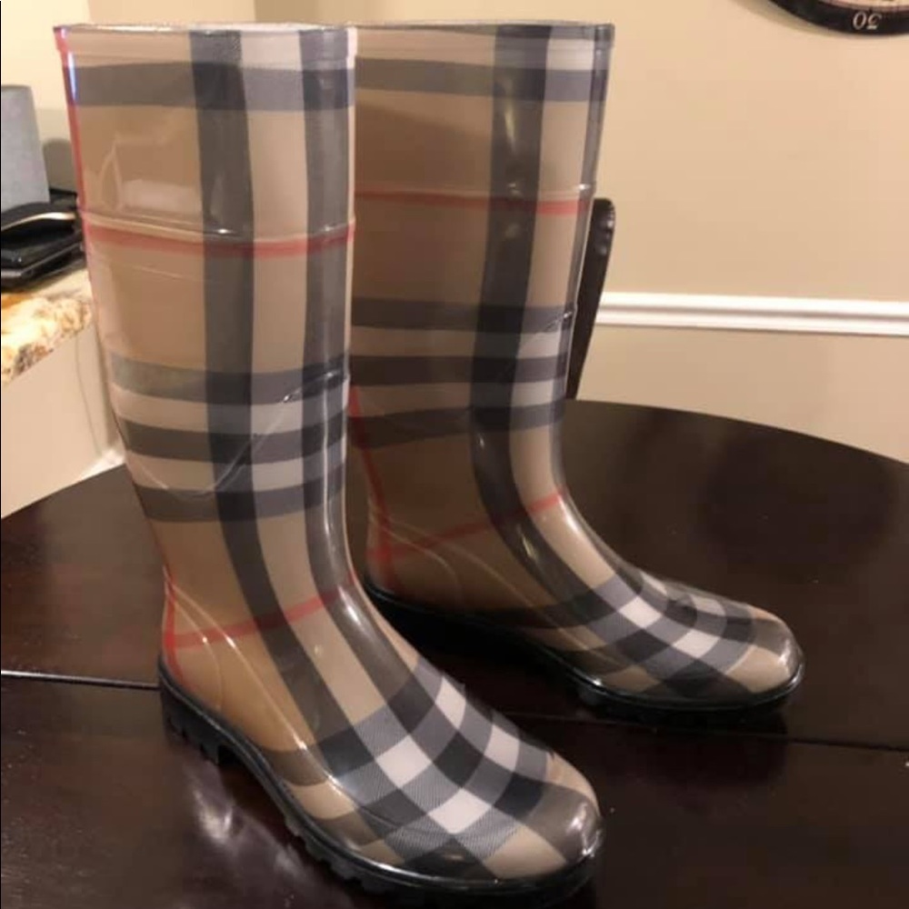 Burberry Rain Boots *New Condition*